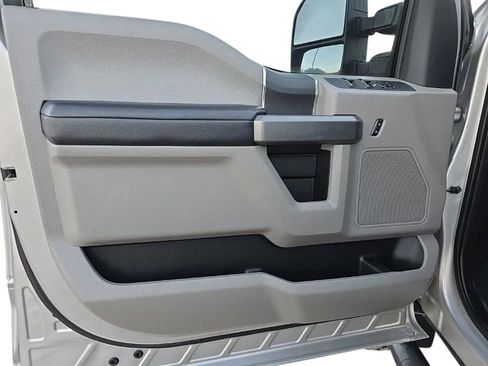 Used 2017 Ford F250 XLT image 12