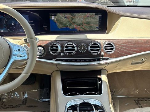 Used 2020 Mercedes-Benz S 560 Sedan image 18