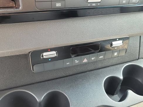 Used 2024 Mercedes-Benz eSprinter 170 Cargo image 28