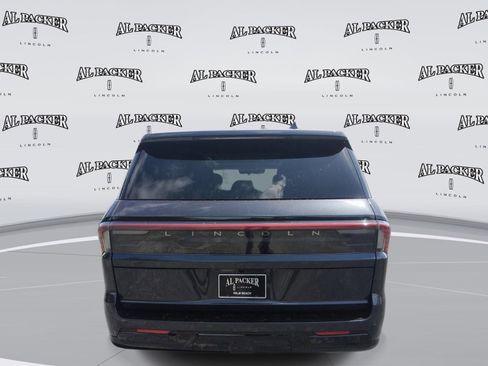 New 2026 Lincoln Navigator Reserve AWD/4WD image 4