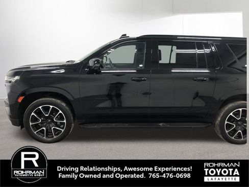 Used 2023 Chevrolet Suburban RST w/ Sport Performance Package image 3