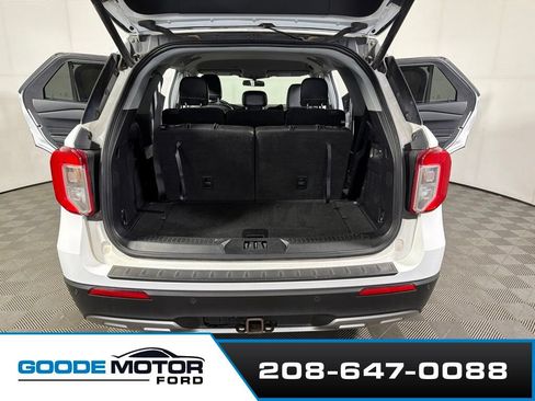 Used 2020 Ford Explorer XLT w/ Equipment Group 202A AWD/4WD image 21