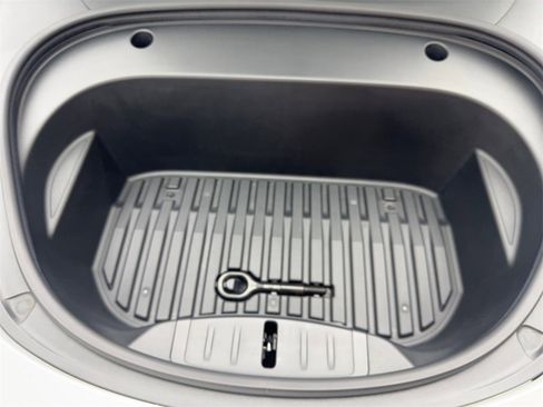 Used 2021 Tesla Model 3 Standard Range Plus image 71