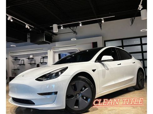 Used 2023 Tesla Model 3 Standard Range image 1