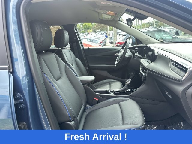 Used 2025 Buick Encore GX Sport Touring w/ Advanced Technology Package FWD image 29