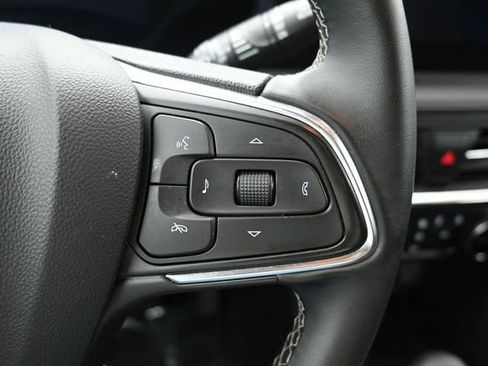 Used 2025 Buick Encore GX Preferred AWD/4WD image 17