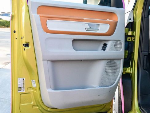 Used 2025 Volkswagen ID. Buzz 1st Edition image 24