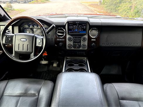 Used 2016 Ford F250 Platinum image 4