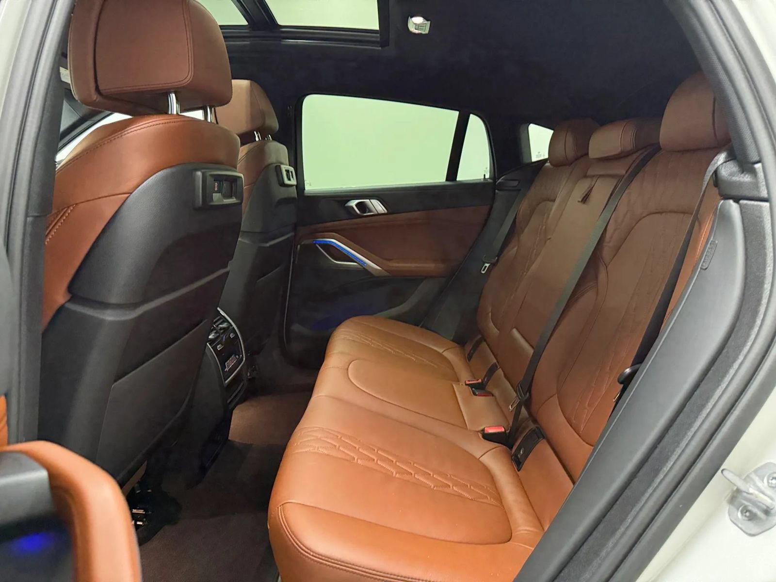 Used 2023 BMW X6 xDrive40i w/ M Sport Package AWD/4WD image 16