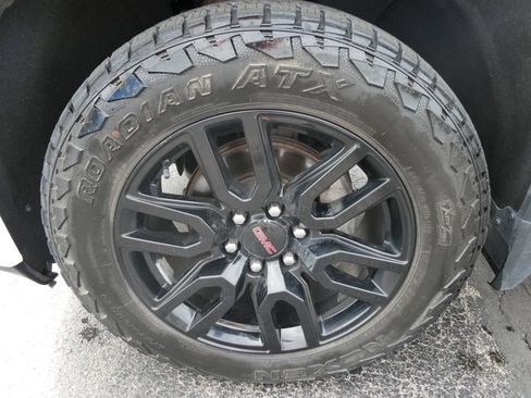 Certified 2020 GMC Sierra 1500 Elevation w/ Elevation Value Package AWD/4WD image 11