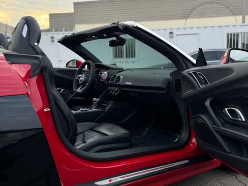 Used 2018 Audi R8 V10 image 34