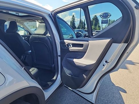 Certified 2024 Volvo XC40 B5 Ultimate w/ Protection Package Premier AWD/4WD image 17