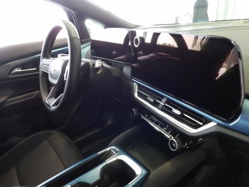 Used 2024 Chevrolet Equinox EV LT w/ LPO, Trailering Package image 25