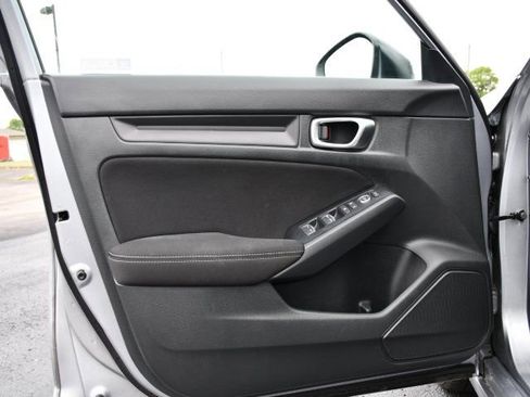 Used 2023 Honda Civic Sport image 11