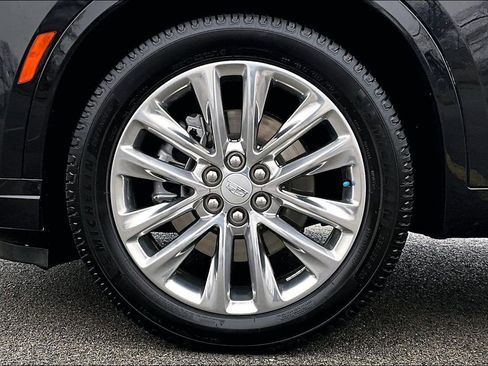 Used 2021 Cadillac XT6 Premium Luxury image 9