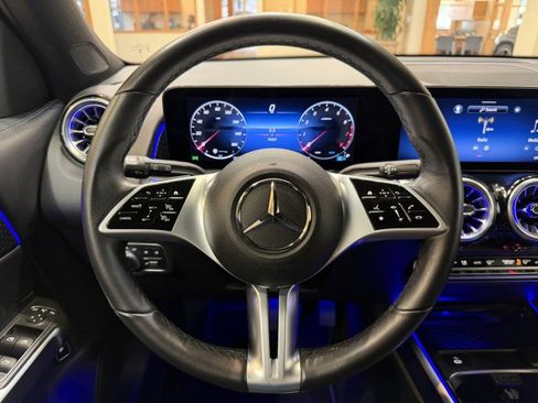 Certified 2025 Mercedes-Benz GLB 250 image 8