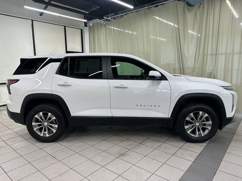 Certified 2025 Chevrolet Equinox LT image 3