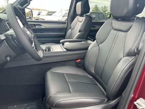 New 2026 Jeep Grand Wagoneer 4WD image 22