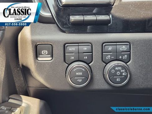 Used 2025 Chevrolet Silverado 1500 High Country AWD/4WD image 23