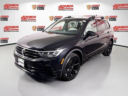 Used 2024 Volkswagen Tiguan SE R-Line AWD/4WD image 12