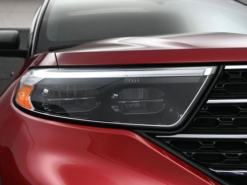 Used 2020 Ford Explorer XLT image 10