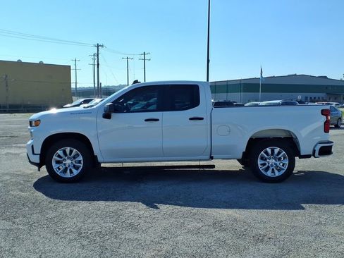 Used 2022 Chevrolet Silverado 1500 Custom w/ Safety Confidence Package RWD image 4