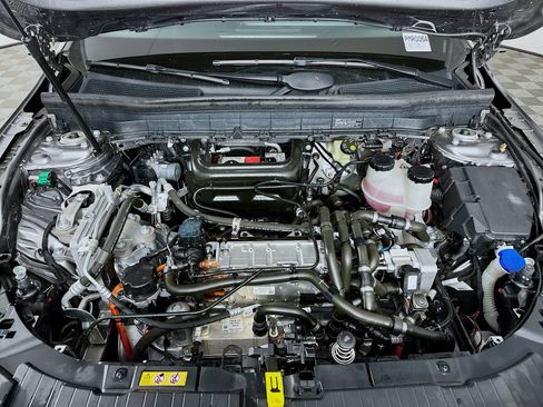 Used 2022 Mercedes-Benz EQB 350 4MATIC image 31