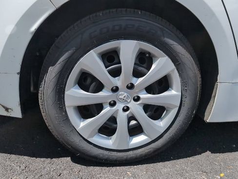 Used 2020 Toyota Corolla LE FWD image 6