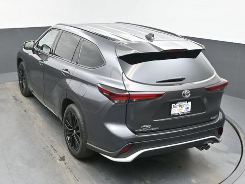 Used 2024 Toyota Highlander XSE image 38