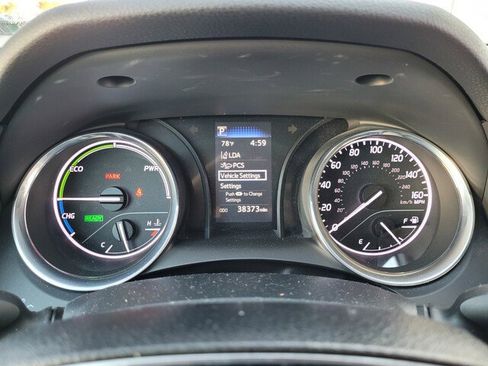 Certified 2020 Toyota Camry LE image 28