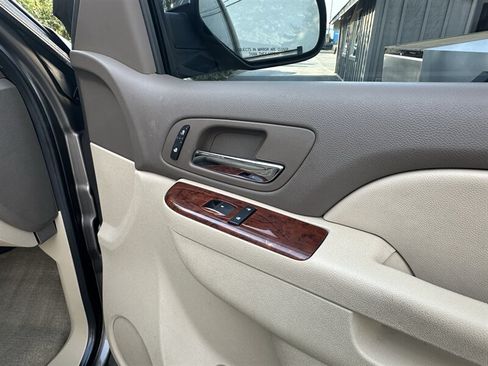 Used 2012 Chevrolet Suburban LT AWD/4WD image 33