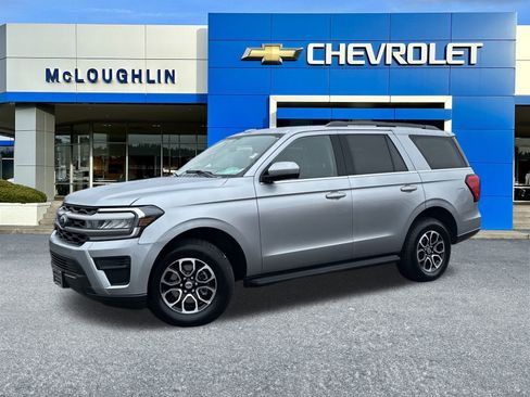 Used 2024 Ford Expedition XLT image 1