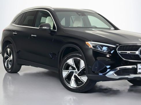 Used 2024 Mercedes-Benz GLC 300 4MATIC image 14