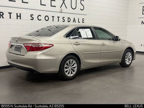 Used 2016 Toyota Camry LE image 4