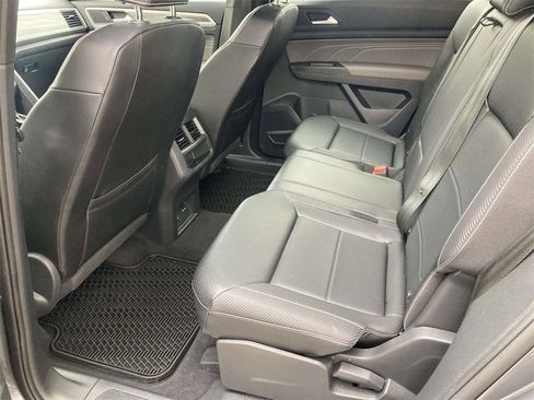 Used 2021 Volkswagen Atlas Cross Sport SE image 9