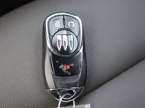 Used 2024 Buick Envista Preferred w/ Convenience II Package FWD image 25