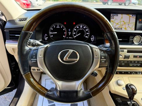 Used 2015 Lexus ES 350 w/ Luxury Package FWD image 34