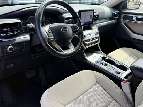 Used 2022 Ford Explorer XLT image 10