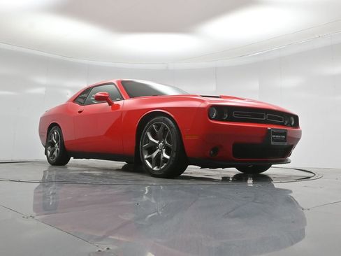 Used 2016 Dodge Challenger SXT Plus RWD image 42