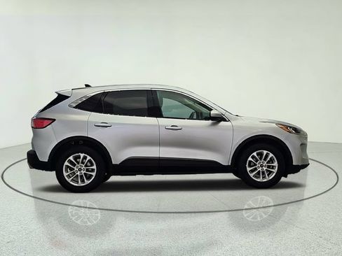 Used 2020 Ford Escape SE FWD image 7