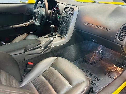 Used 2006 Chevrolet Corvette Z06 w/ Preferred Equipment Group RWD image 17