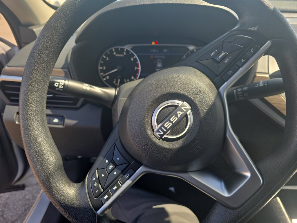 Used 2024 Nissan Altima 2.5 SV FWD image 13