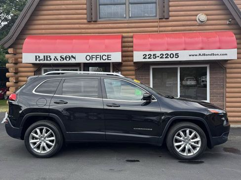 Used 2016 Jeep Cherokee Limited AWD/4WD image 2