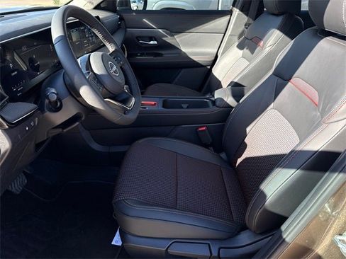 New 2026 Nissan Kicks SR image 17