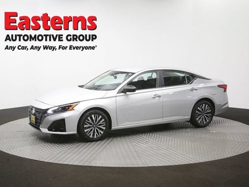 Used 2024 Nissan Altima 2.5 SV FWD image 56