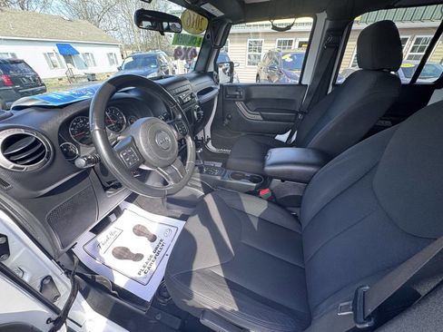 Used 2016 Jeep Wrangler Unlimited Sport w/ Connectivity Group image 21