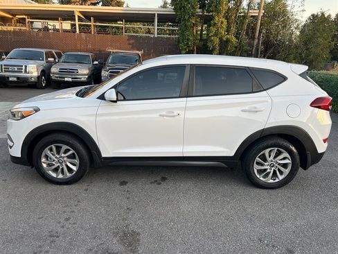 Used 2016 Hyundai Tucson SE w/ Option Group 02 FWD image 2