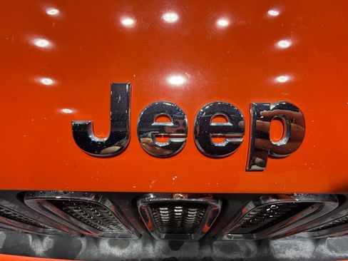 Used 2018 Jeep Renegade Sport w/ Power & Air Group image 23