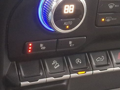 Used 2021 GMC Sierra 1500 SLT w/ X31 Off-Road Package image 24