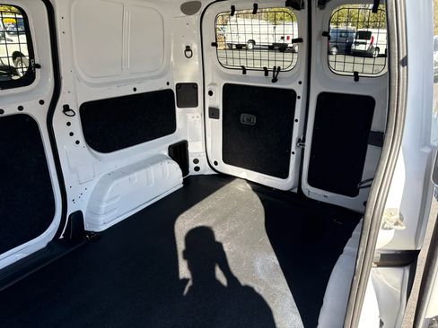 Used 2020 Nissan NV200 SV w/ Sliding Glass Door Package image 15